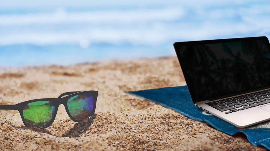 Aktualności Laptop z widokiem na morze, a dane… na widoku?