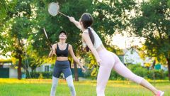Aktualności Tenis, badminton i ping-pong ćwiczą nie tylko ciało. Co dzieje się wtedy w mózgu?