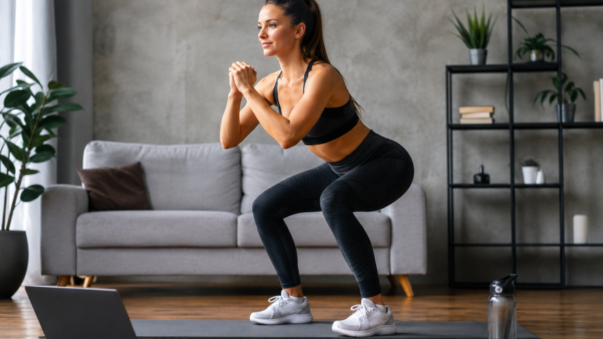 Ćwiczenia Exercise snacks – czym są treningowe przekąski i jak w 5 minut przemycić więcej ruchu do dnia?