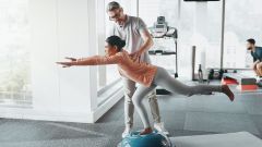 Aktualności Trening medyczny: czym jest i dla kogo? Fizjoterapeuta wyjaśnia, czym różni się od rehabilitacji i treningu personalnego