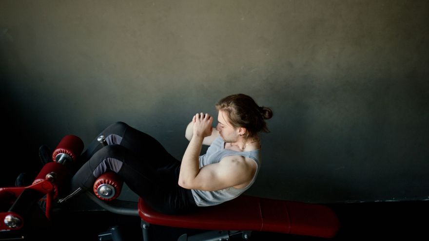 Fit light Regulowana ławka treningowa - serce domowej siłowni. Na co zwrócić uwagę przed zakupem?