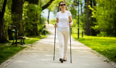Zdążyć przed latem – czyli plan odnowy z nordic walking