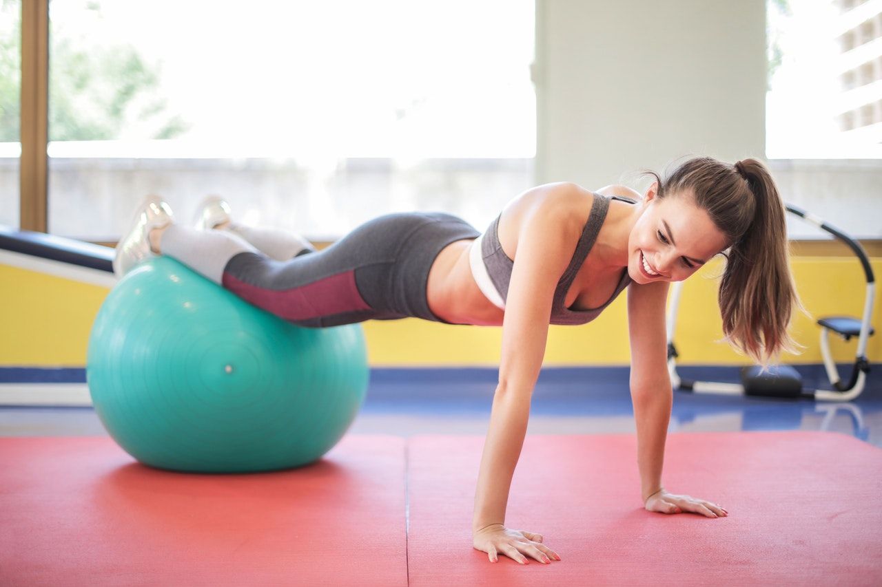 Łatwy trening z piłką fitness