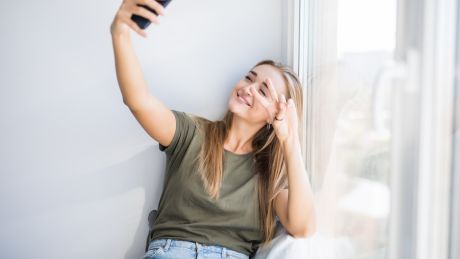 Efekt selfie? Coraz więcej pacjentów popada w dysmorfofobię 
