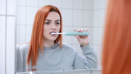 Szczoteczka elektryczna - jak wybrać najlepszą?