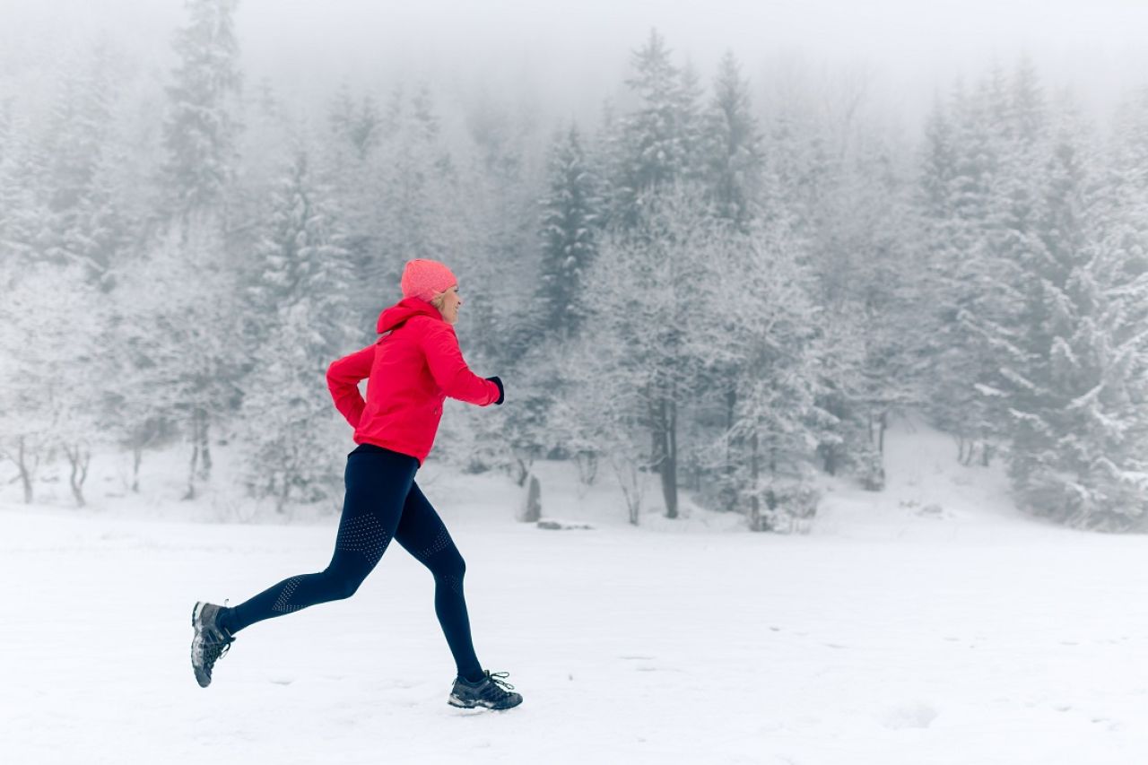 W czym biegać zimą? Utrzymaj formę i zdrowie