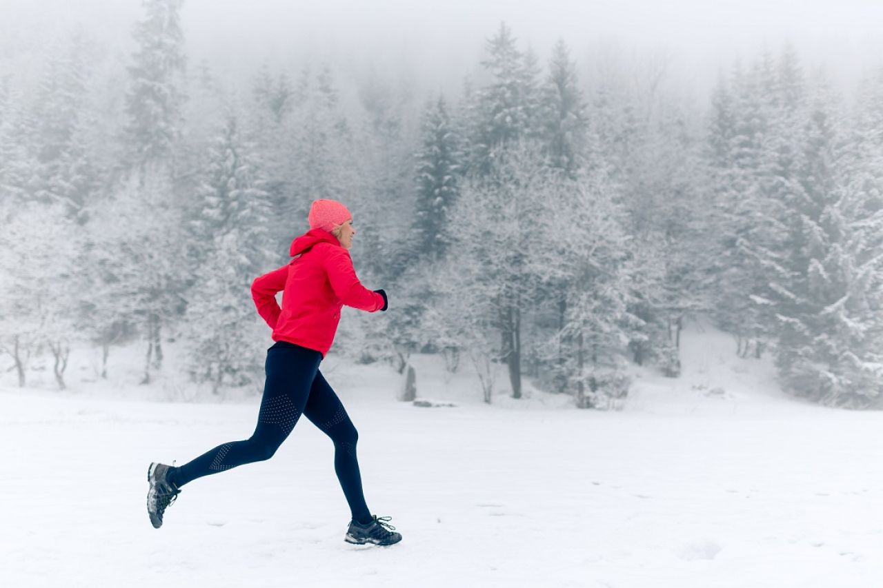 Buty sportowe imitujące bieganie boso idealne dla początkujących biegaczy