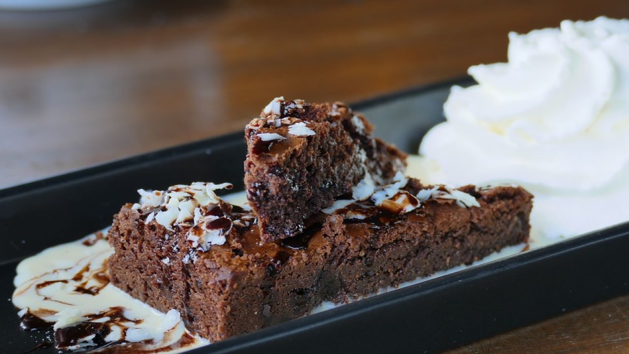 Pyszne, pachnące wanilią bezglutenowe brownie z bakaliami na expressowo 