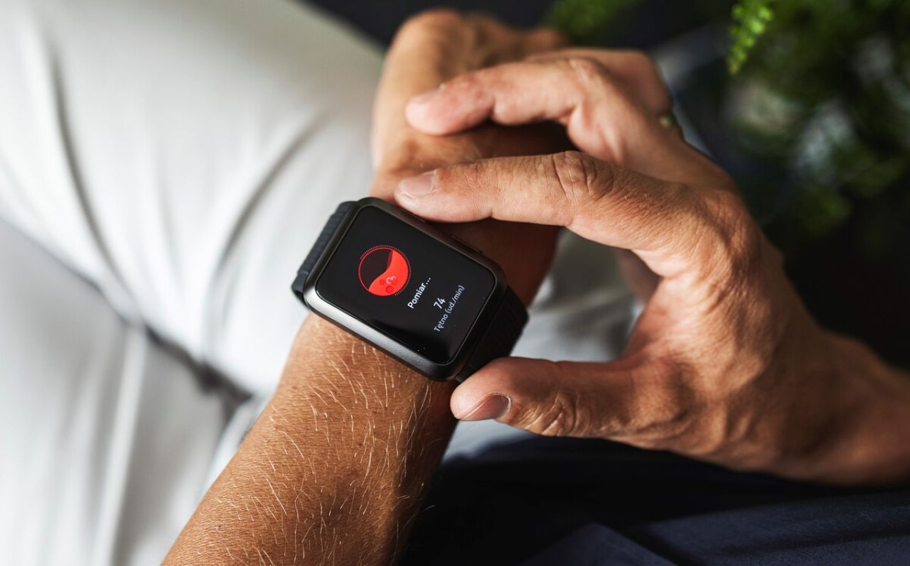 Co z tym EKG? Polacy chcą łatwo badać serce z pomocą smartwatcha