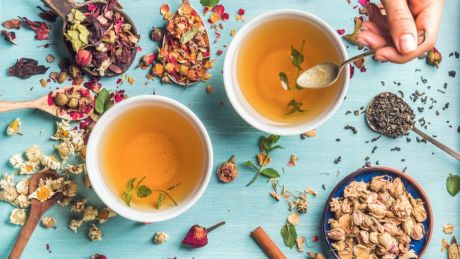 Herbata źródłem pozytywnej energii -  jaką wybrać, by poczuć się lepiej?