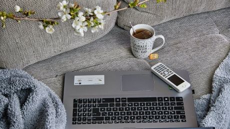 Home office okazał się pułapką żywieniową i emocjonalną