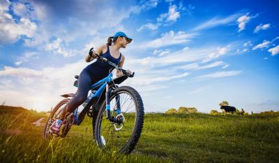 Rower crossowy damski: poznaj wady i zalety