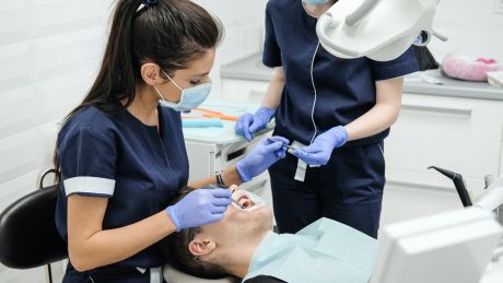 Czy dentysty trzeba się bać?